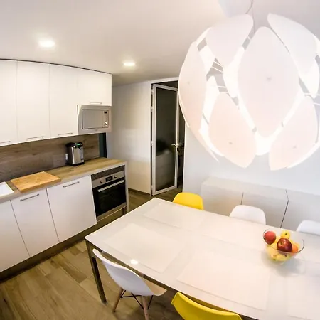 Alay & Pool 2 Bedroom Apartment Benalmadena